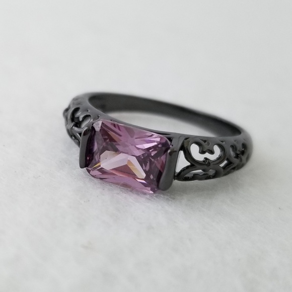 18k Horizontal Filigree Band - Picture 6 of 8